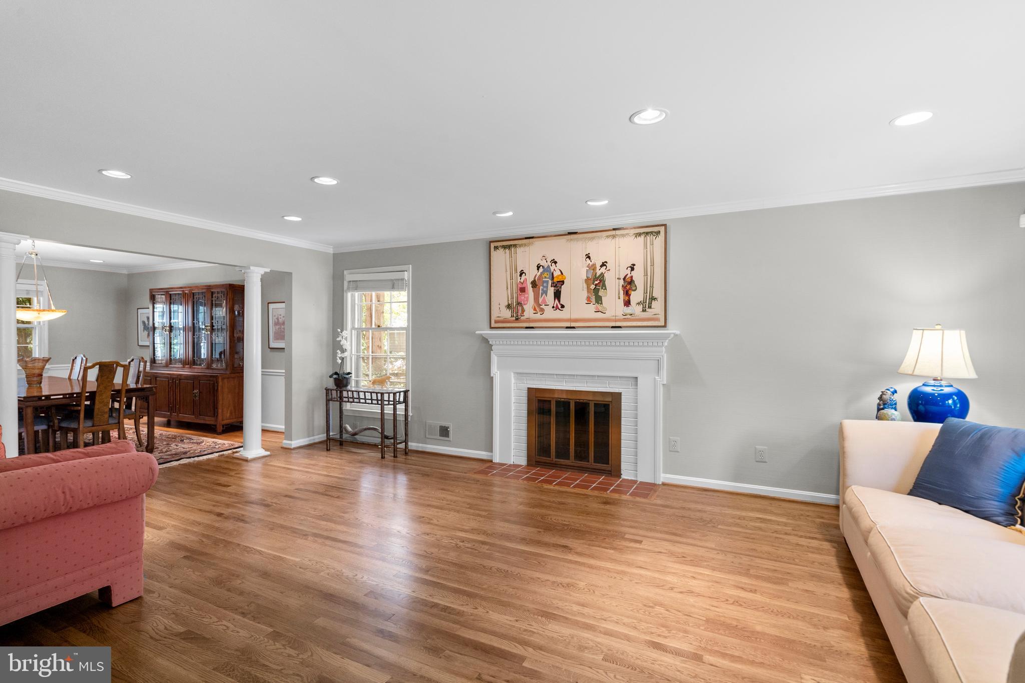 8808 Wooden Bridge Road Potomac, MD 20854 - Photo 6 of 53 Living Room