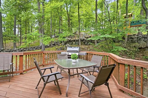 $815,000 | 43 Powder Horn Road, Cortlandt Manor, NY 10567