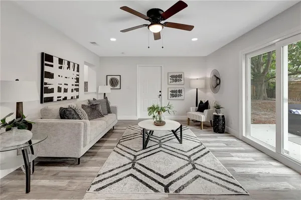 $3,195 | 6660 17th Lane North, St. Petersburg, FL 33702