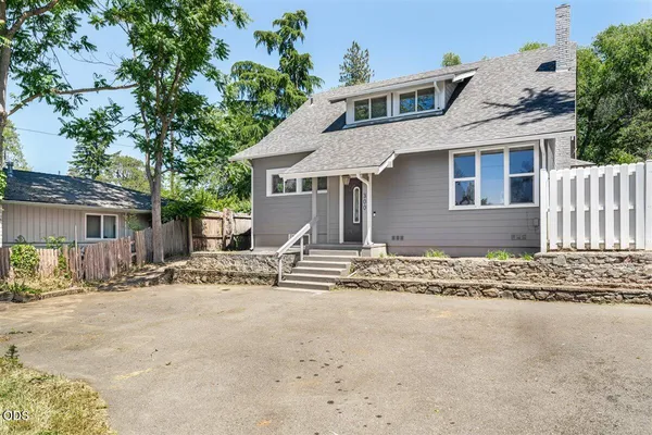 $459,900 | 300 Sunrise Avenue, Medford, OR 97504