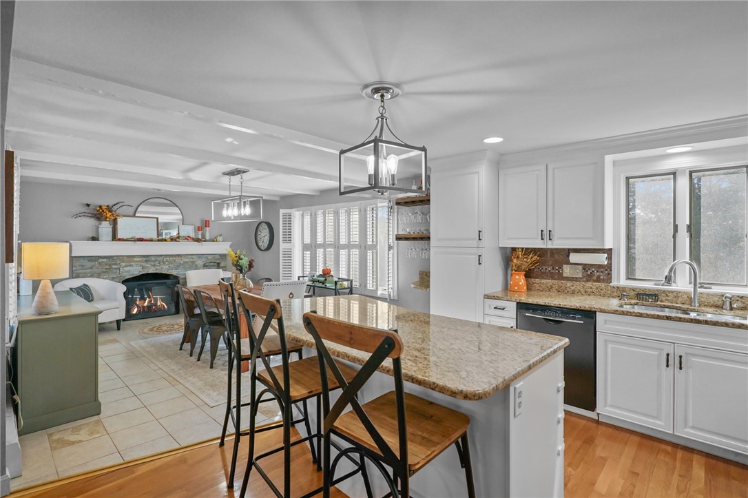 38 Angela Avenue Cranston, RI 02921 - Photo 20 of 49
