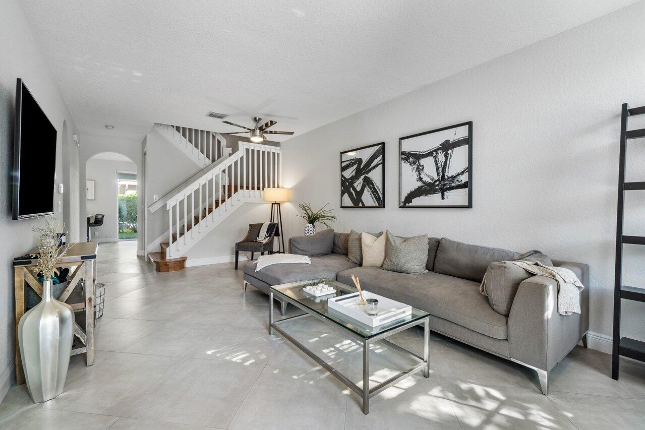 4443 Regal Court Delray Beach, FL 33445 - Photo 4 of 30 005-4443RegalCourt-DelrayBeach-FL-33445-