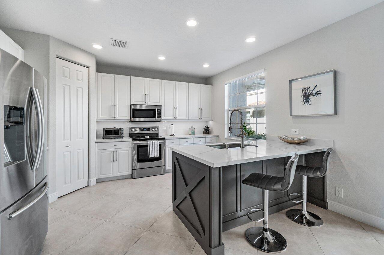 4443 Regal Court Delray Beach, FL 33445 - Photo 6 of 30 007-4443RegalCourt-DelrayBeach-FL-33445-