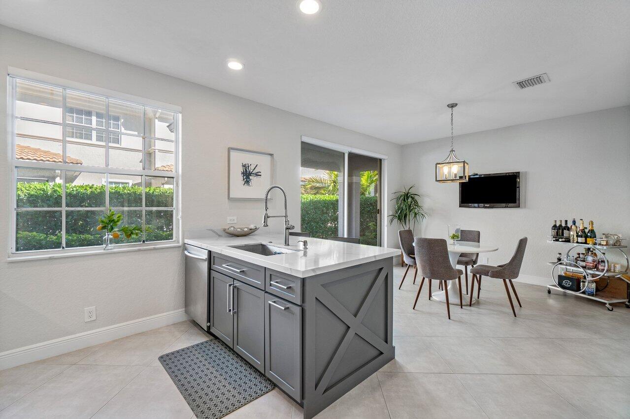 4443 Regal Court Delray Beach, FL 33445 - Photo 7 of 30 008-4443RegalCourt-DelrayBeach-FL-33445-