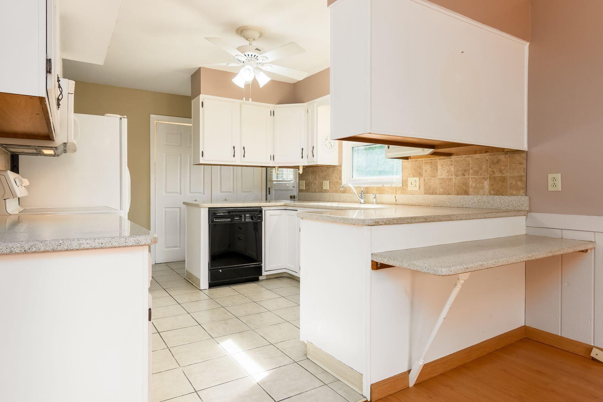 1620 Ardwick Road Columbus, OH 43220 - Photo 12 of 38 kitchen