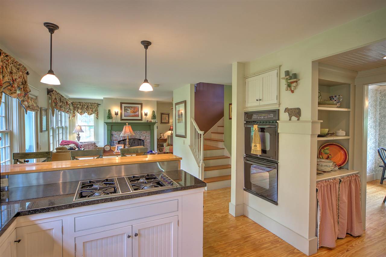 6007 Pomfret Road Pomfret, VT 05053 - Photo 6 of 31