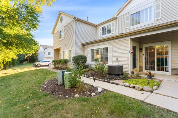 $267,000 | 53 Braxton Lane, Unit 53, Aurora, IL 60504
