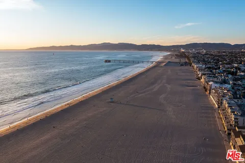 $2,495,000 | 14 Northstar Street, Marina del Rey, CA 90292