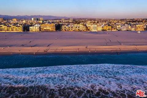 $2,495,000 | 14 Northstar Street, Marina del Rey, CA 90292