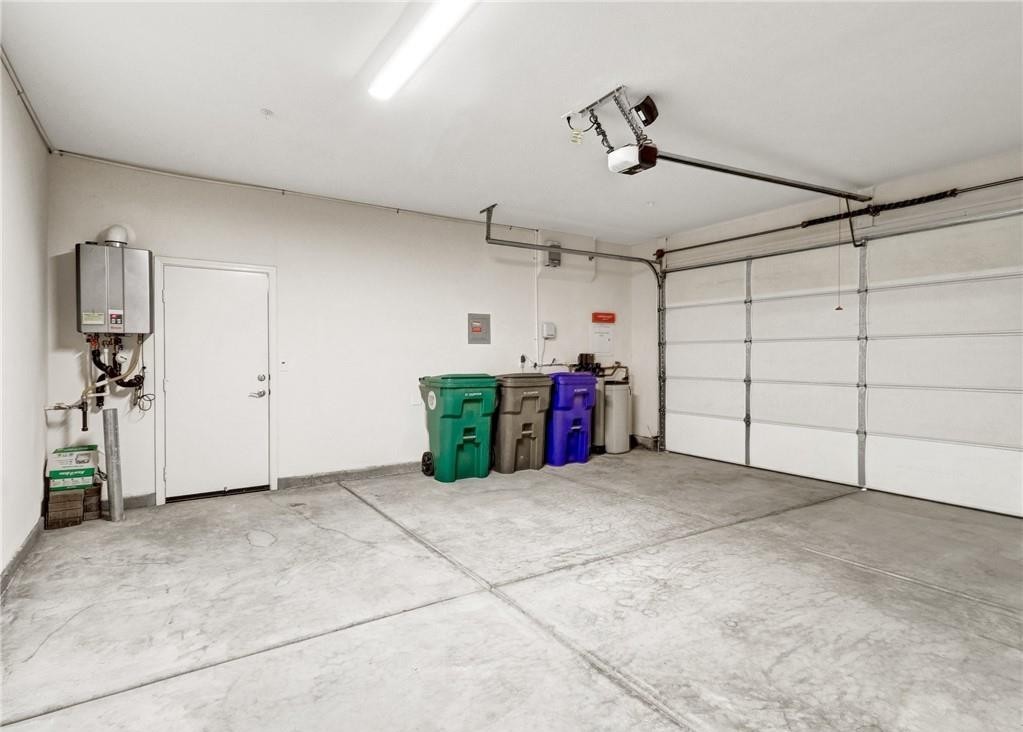 43885 Arancia Way Indio, CA 92203 - Photo 11 of 22 a view of a garage