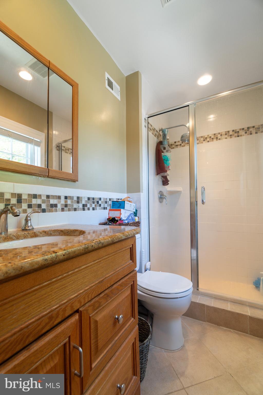 4852 Bradley Boulevard, Unit 224 Chevy Chase, MD 20815 - Photo 9 of 22 Full Bathroom