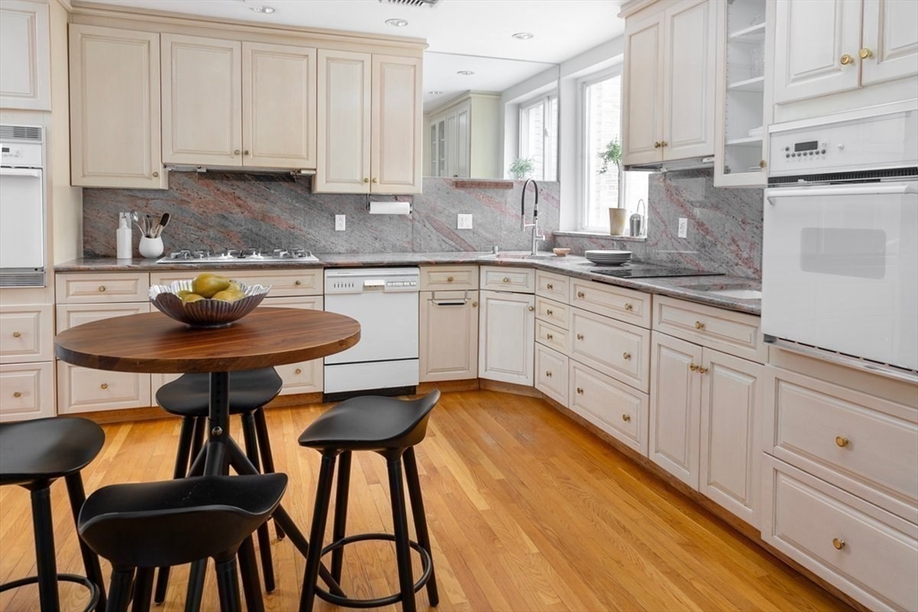 24 Dean Road, Unit 2 Brookline, MA 02445 - Photo 11 of 19 Gallery Image 11