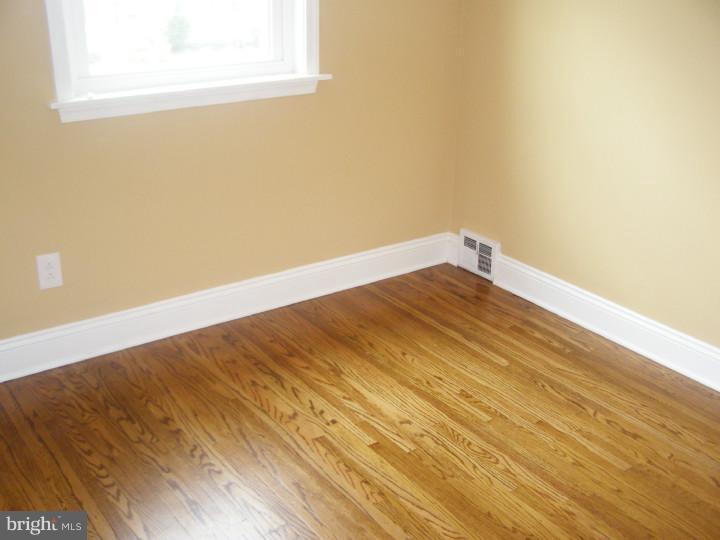 9718 Lochwood Road Philadelphia, PA 19115 - Photo 13 of 25 Gallery Image 13