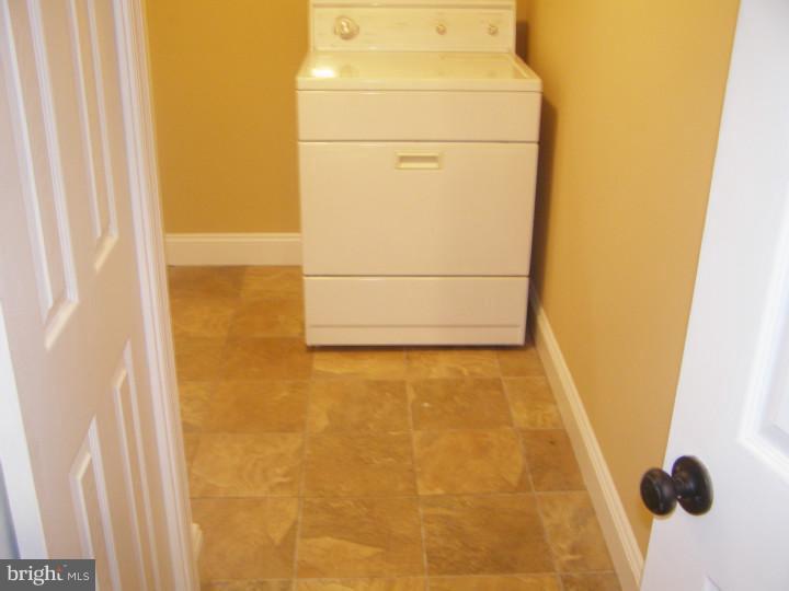9718 Lochwood Road Philadelphia, PA 19115 - Photo 23 of 25 Gallery Image 23