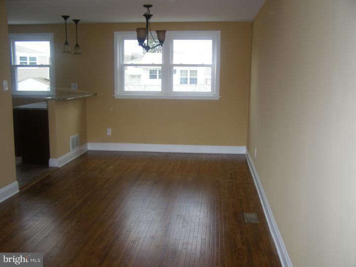 9718 Lochwood Road Philadelphia, PA 19115 - Photo 4 of 25 Gallery Image 4