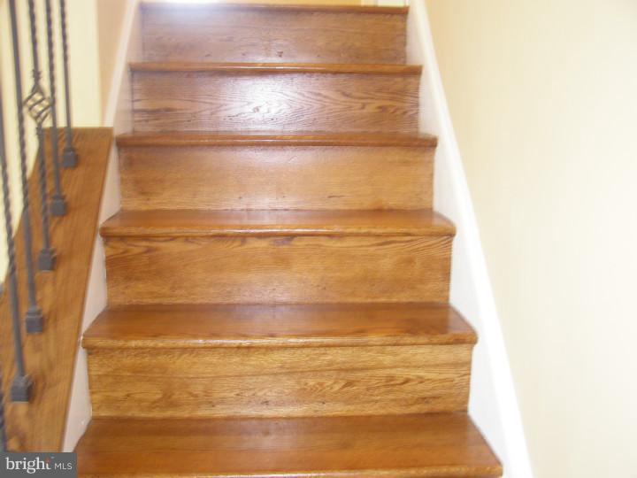 9718 Lochwood Road Philadelphia, PA 19115 - Photo 7 of 25 Gallery Image 7
