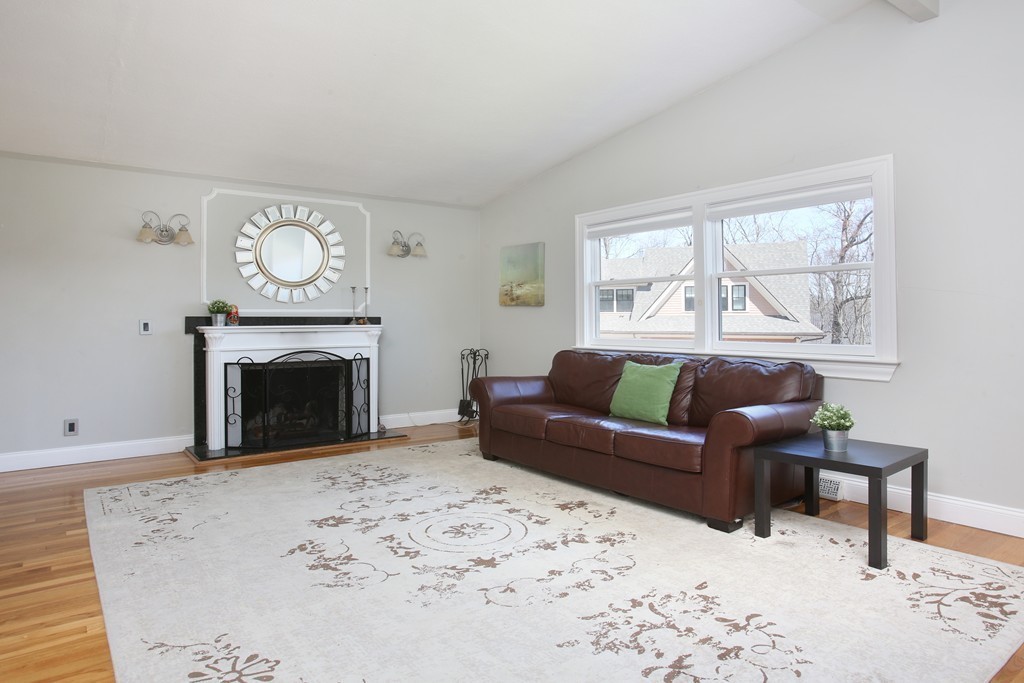 38 Cottonwood Road Newton, MA 02459 - Photo 4 of 9