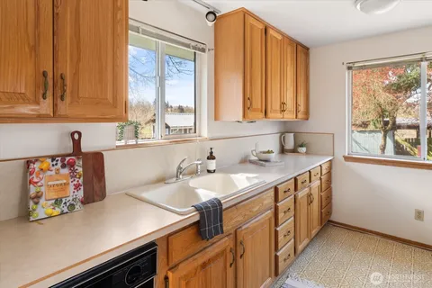 $774,000 | 4225 46th Avenue South, Seattle, WA 98118