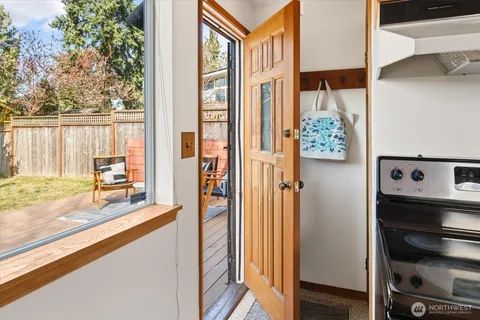 $774,000 | 4225 46th Avenue South, Seattle, WA 98118