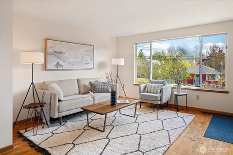 $774,000 | 4225 46th Avenue South, Seattle, WA 98118