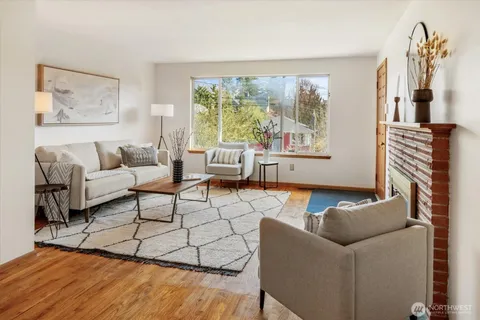 $774,000 | 4225 46th Avenue South, Seattle, WA 98118