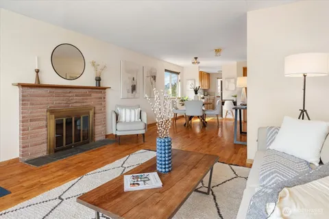 $774,000 | 4225 46th Avenue South, Seattle, WA 98118