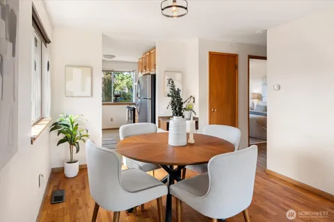 $774,000 | 4225 46th Avenue South, Seattle, WA 98118