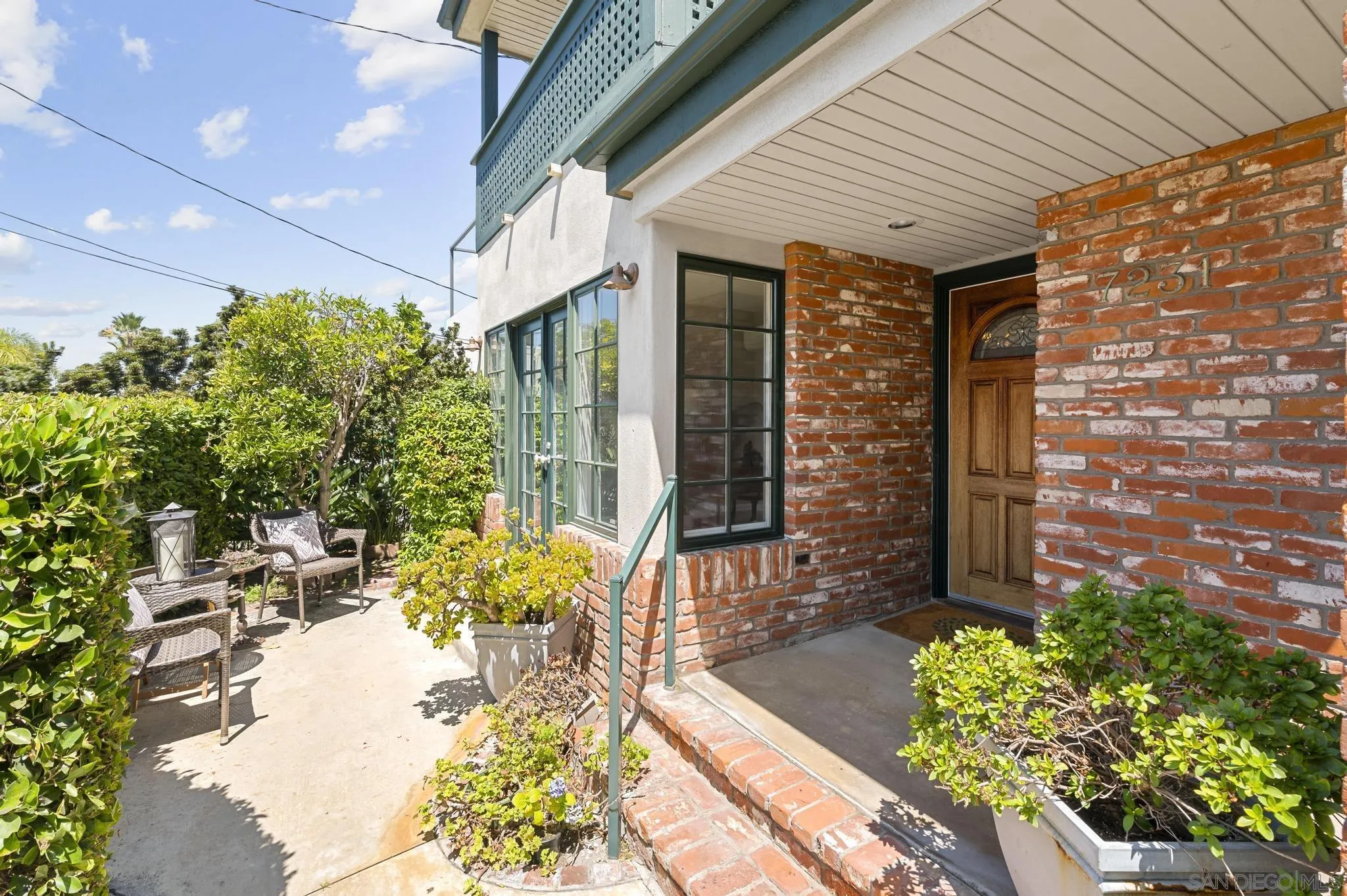 7231 Draper Avenue La Jolla, CA 92037 - Photo 2 of 26 a front view of a house