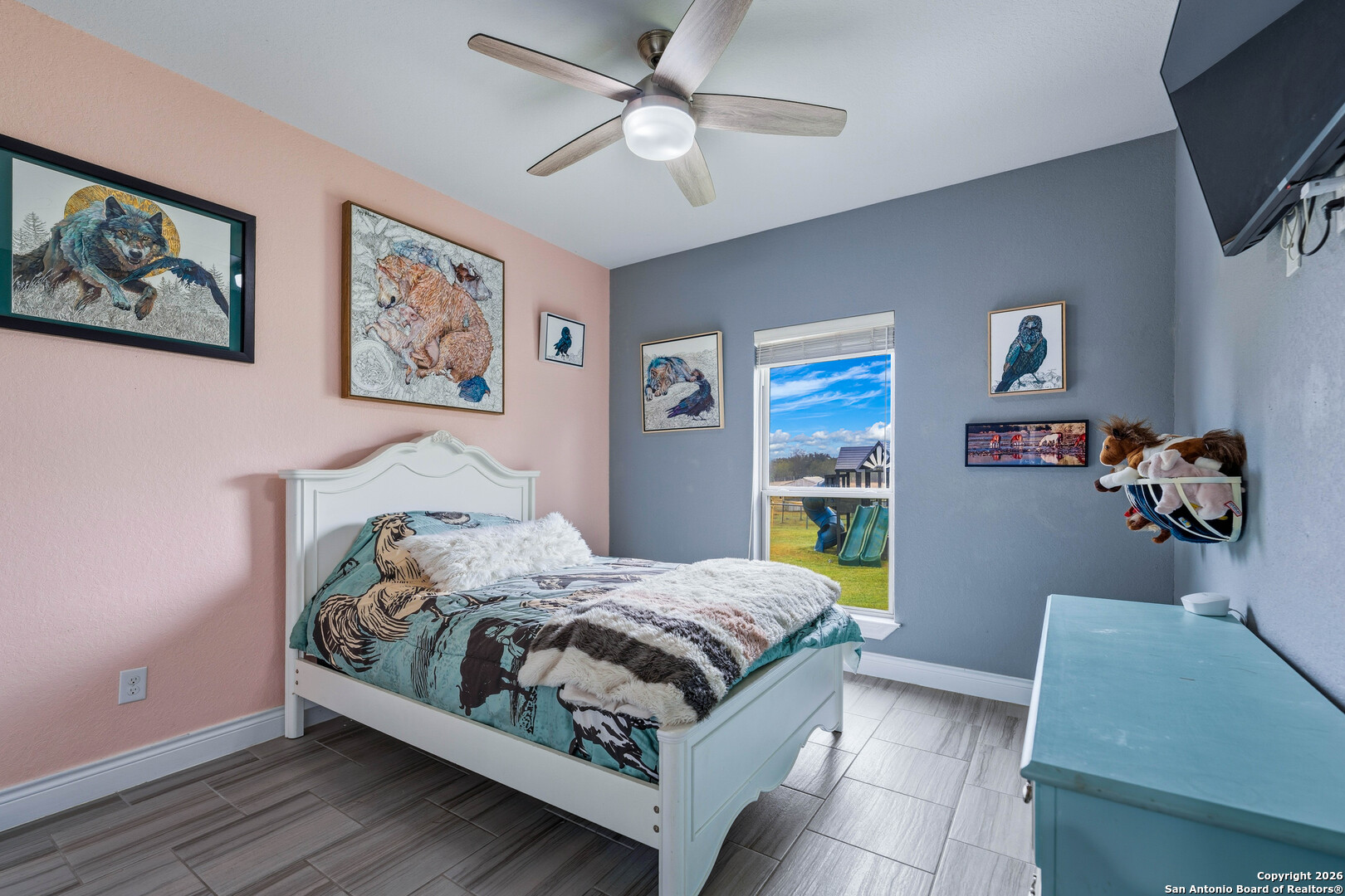 3585 Pittman Road St. Hedwig, TX 78152 - Photo 9 of 36 a bedroom with a bed and a couch