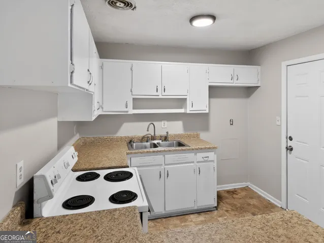 $174,900 | 10223 Foxfire Terrace, Jonesboro, GA 30238