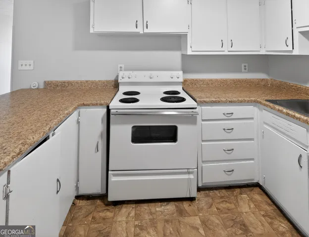 $174,900 | 10223 Foxfire Terrace, Jonesboro, GA 30238