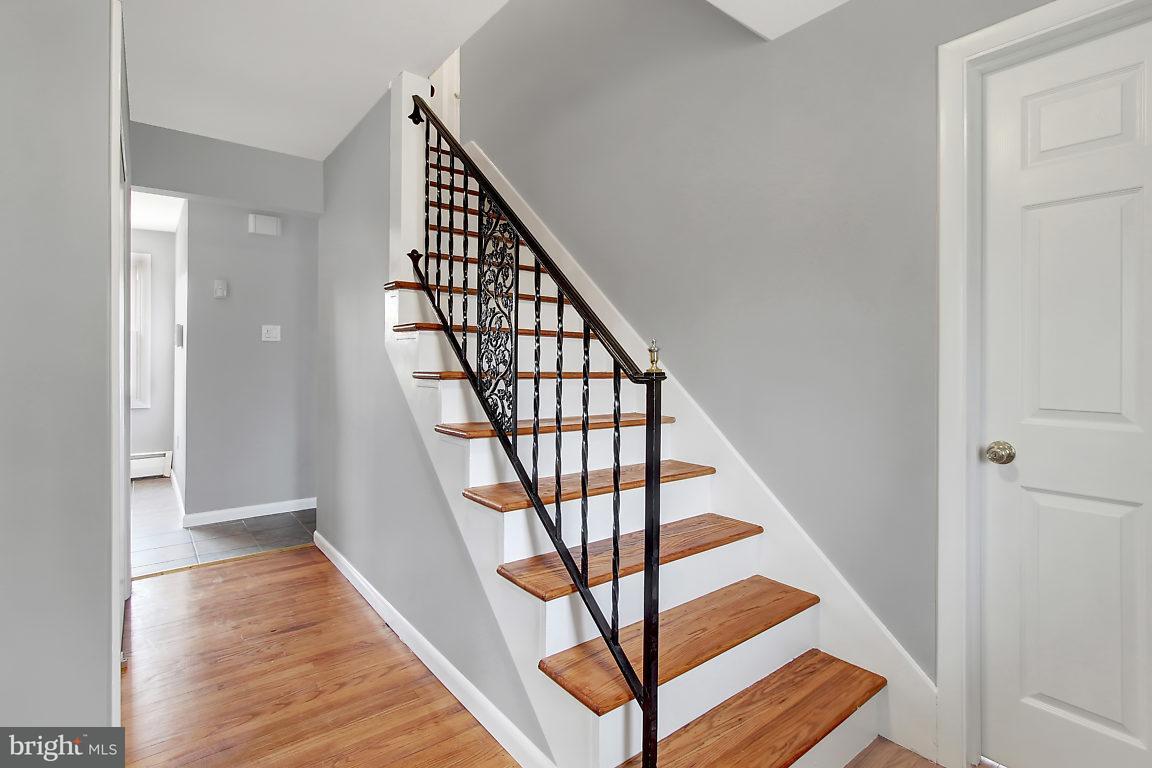 1840 Roxboro Road York, PA 17402 - Photo 2 of 28