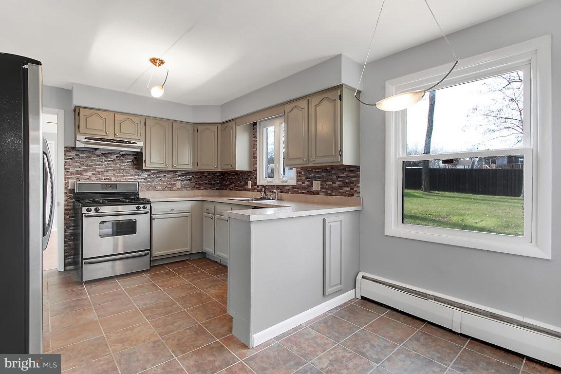 1840 Roxboro Road York, PA 17402 - Photo 8 of 28