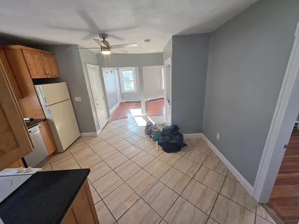 $3,200 | 14 Seagirt Avenue, Unit 2, Saugus, MA 01906