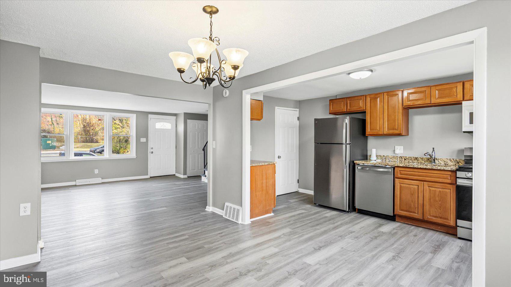 5454 Cedonia Avenue Baltimore, MD 21206 - Photo 11 of 36