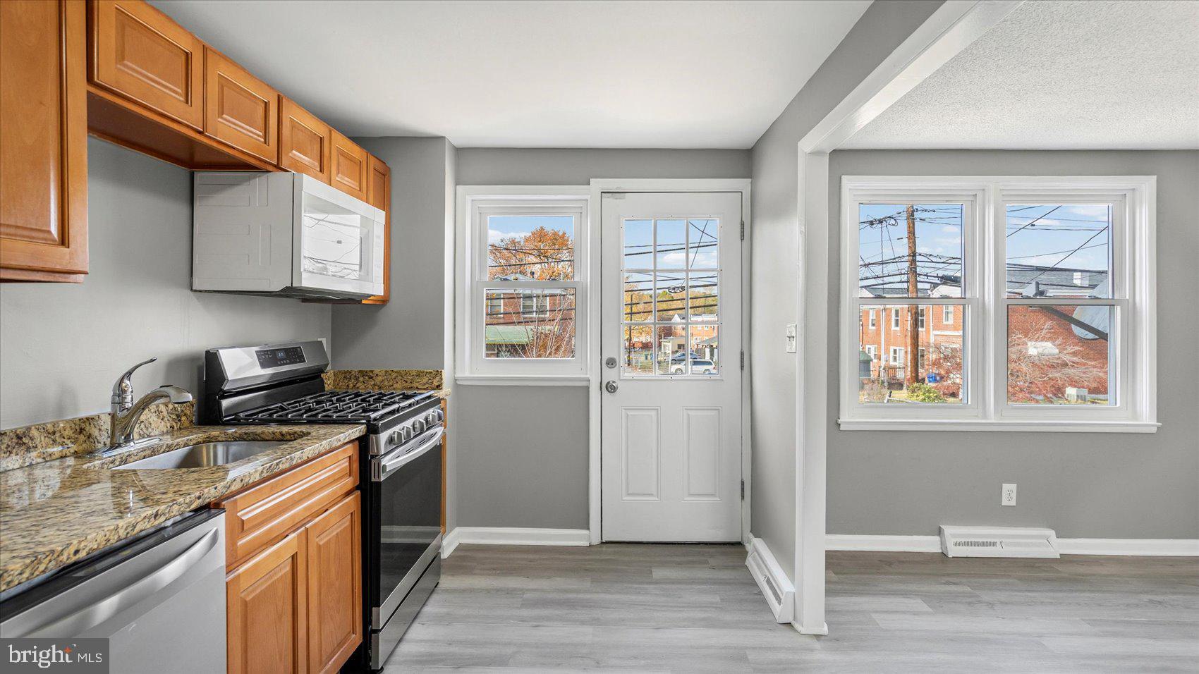 5454 Cedonia Avenue Baltimore, MD 21206 - Photo 12 of 36