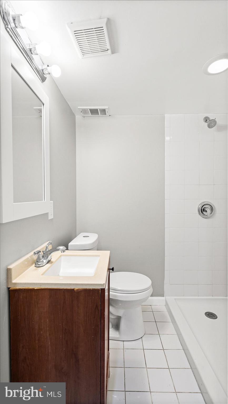 5454 Cedonia Avenue Baltimore, MD 21206 - Photo 19 of 36