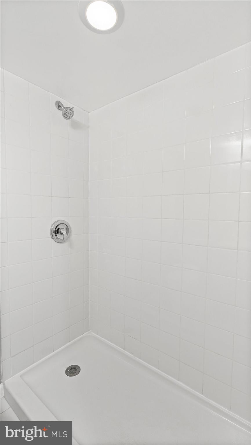 5454 Cedonia Avenue Baltimore, MD 21206 - Photo 20 of 36