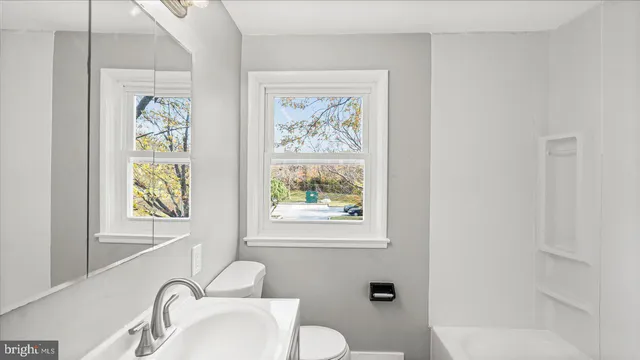 $1,900 | 5454 Cedonia Avenue, Baltimore, MD 21206