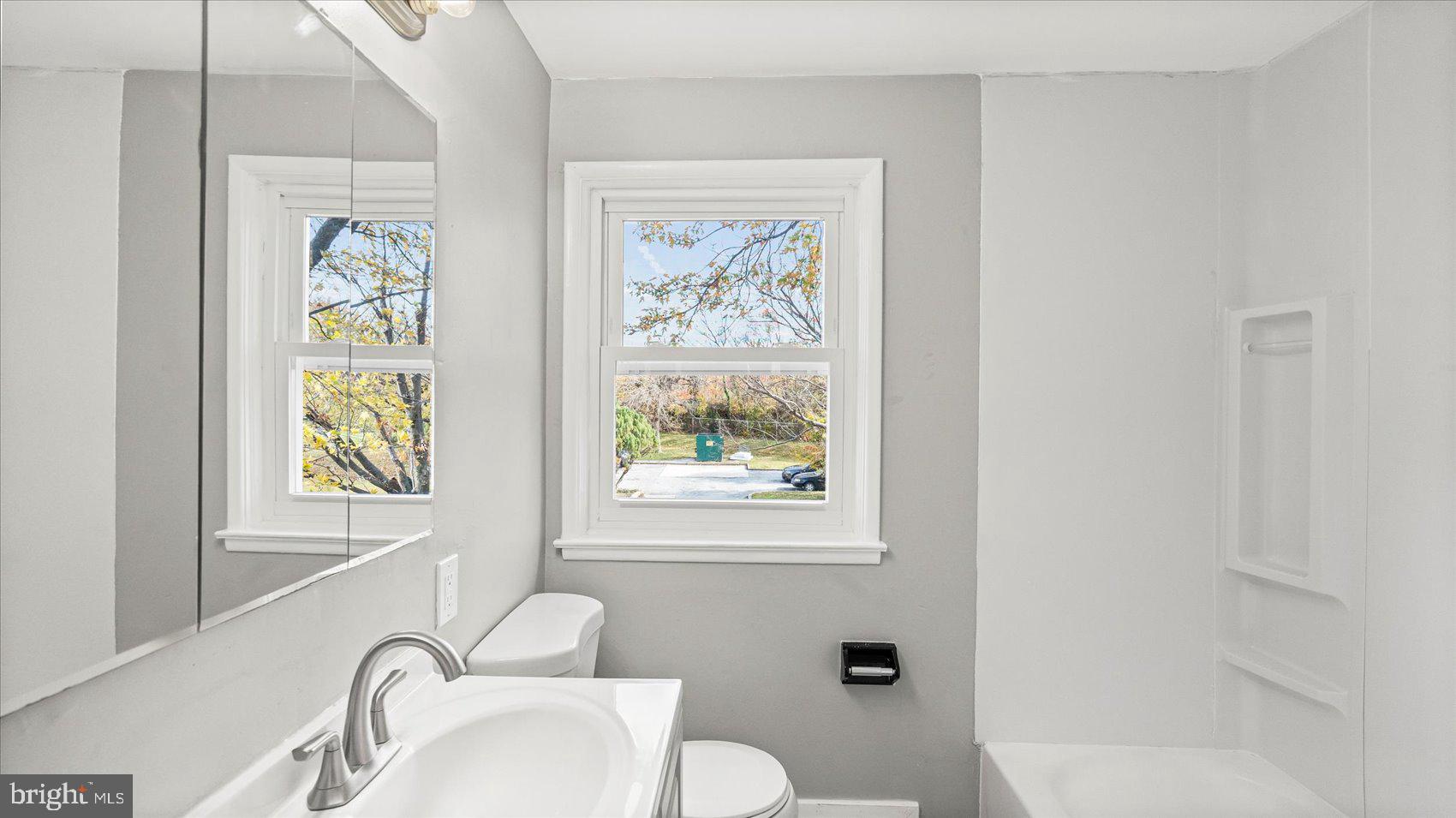 5454 Cedonia Avenue Baltimore, MD 21206 - Photo 29 of 36