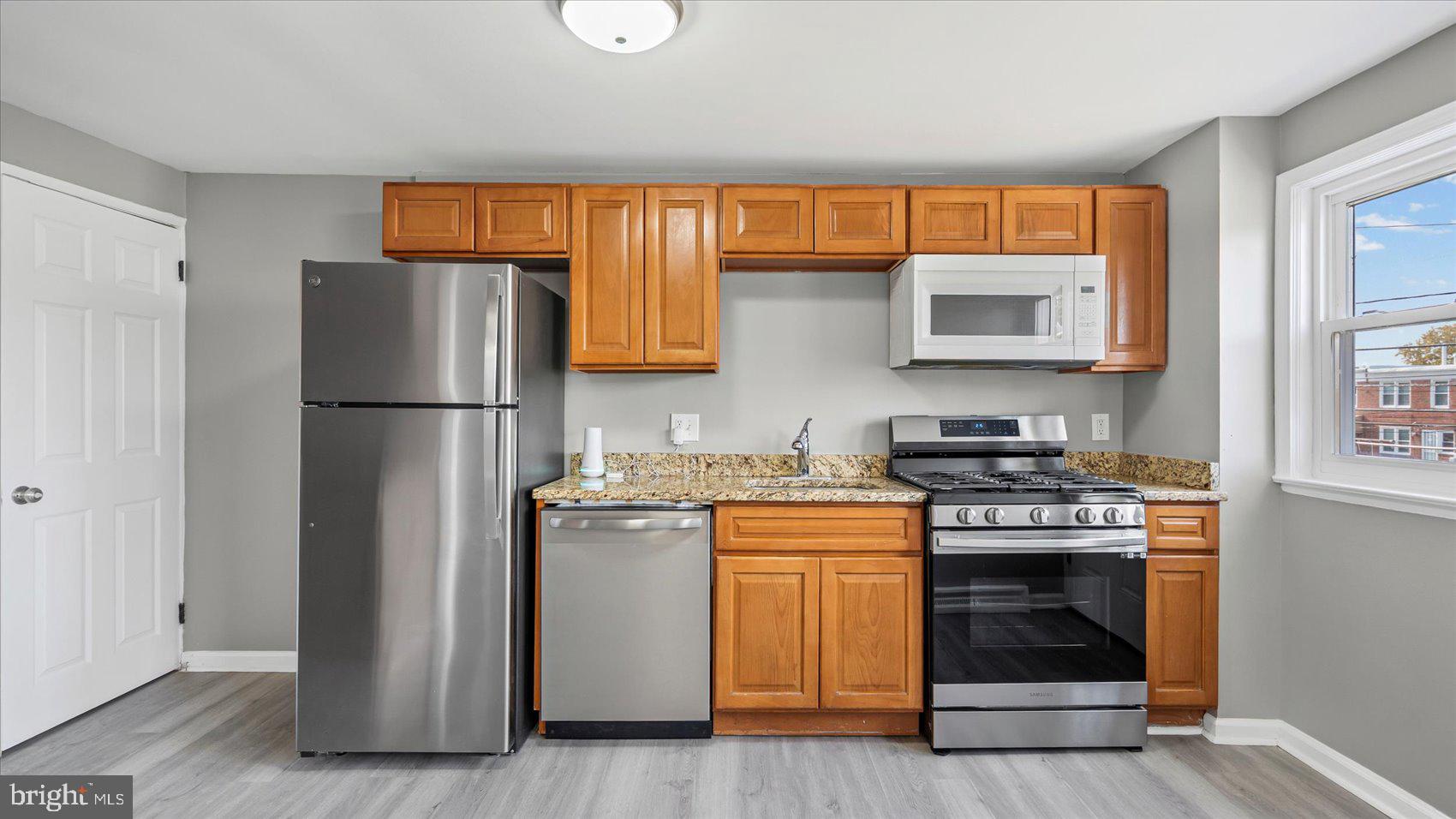 5454 Cedonia Avenue Baltimore, MD 21206 - Photo 9 of 36