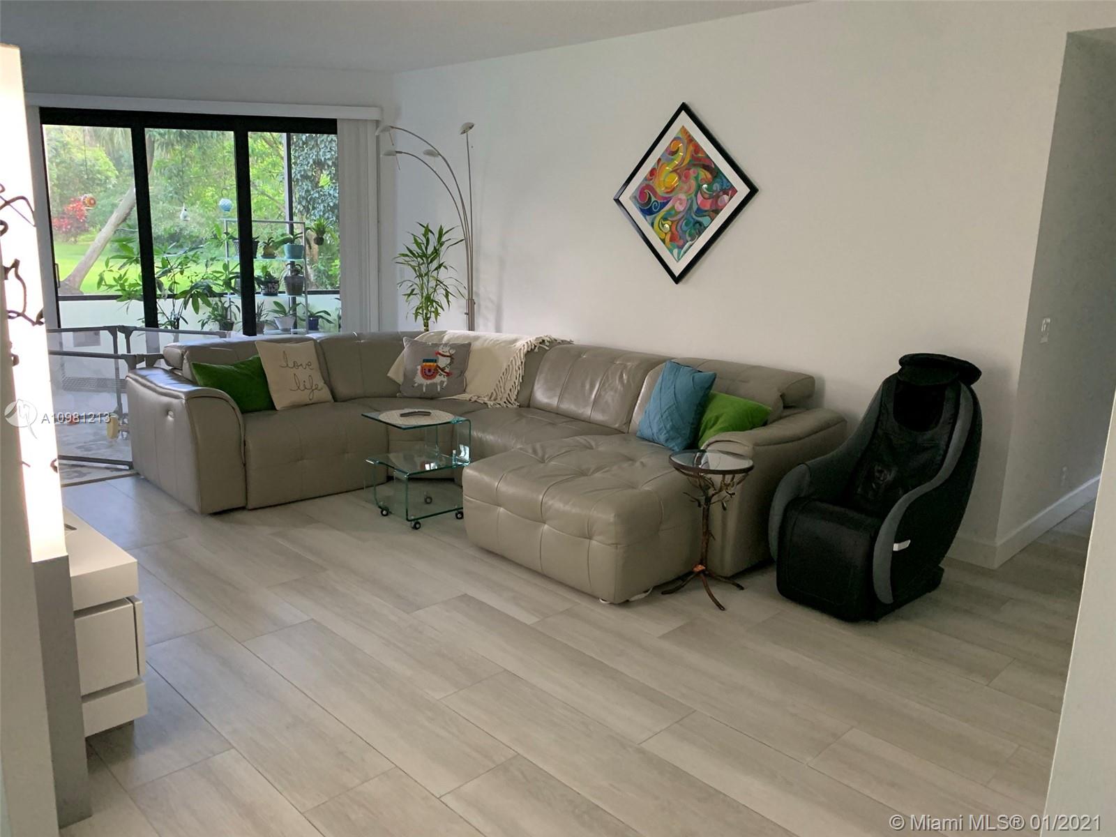 5760 Coach House Circle, Unit D Boca Raton, FL 33486 - Photo 3 of 22 Gallery Image 3