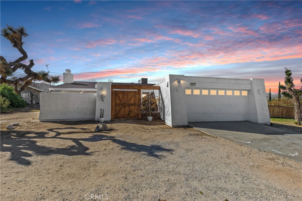 7914 Grand Yucca Valley, CA 92284 - Photo 2 of 48