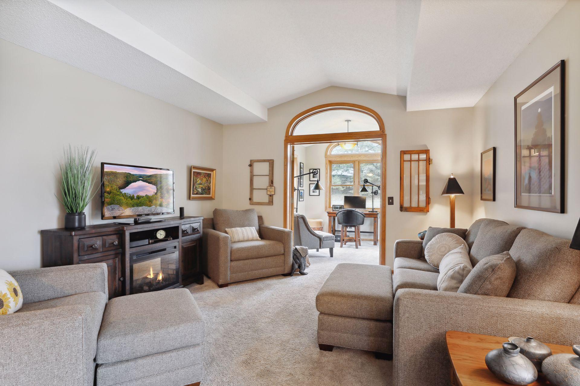2124 Southwind Road Maplewood, MN 55109 - Photo 13 of 29 Gallery Image 13