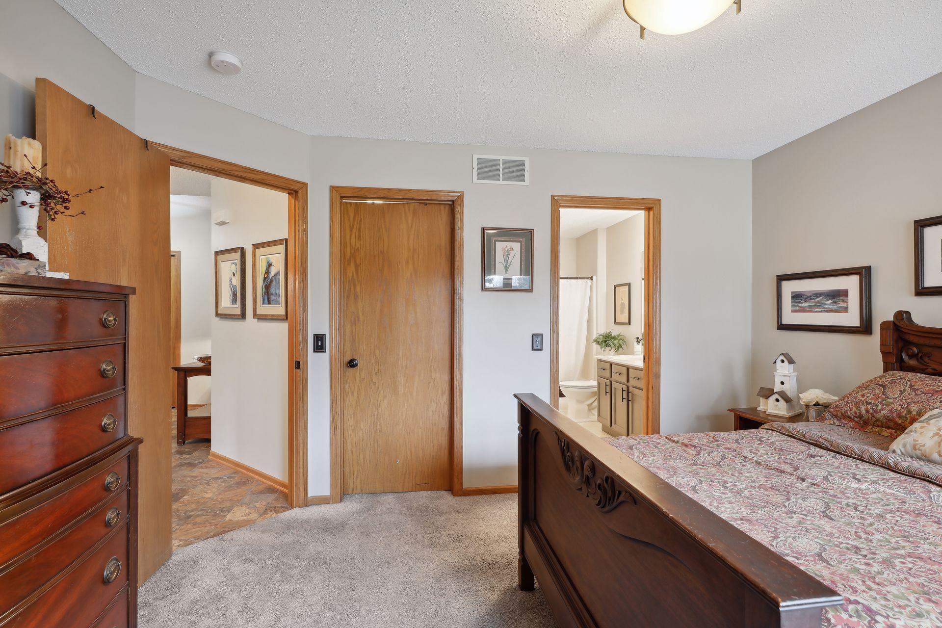 2124 Southwind Road Maplewood, MN 55109 - Photo 19 of 29 Gallery Image 19