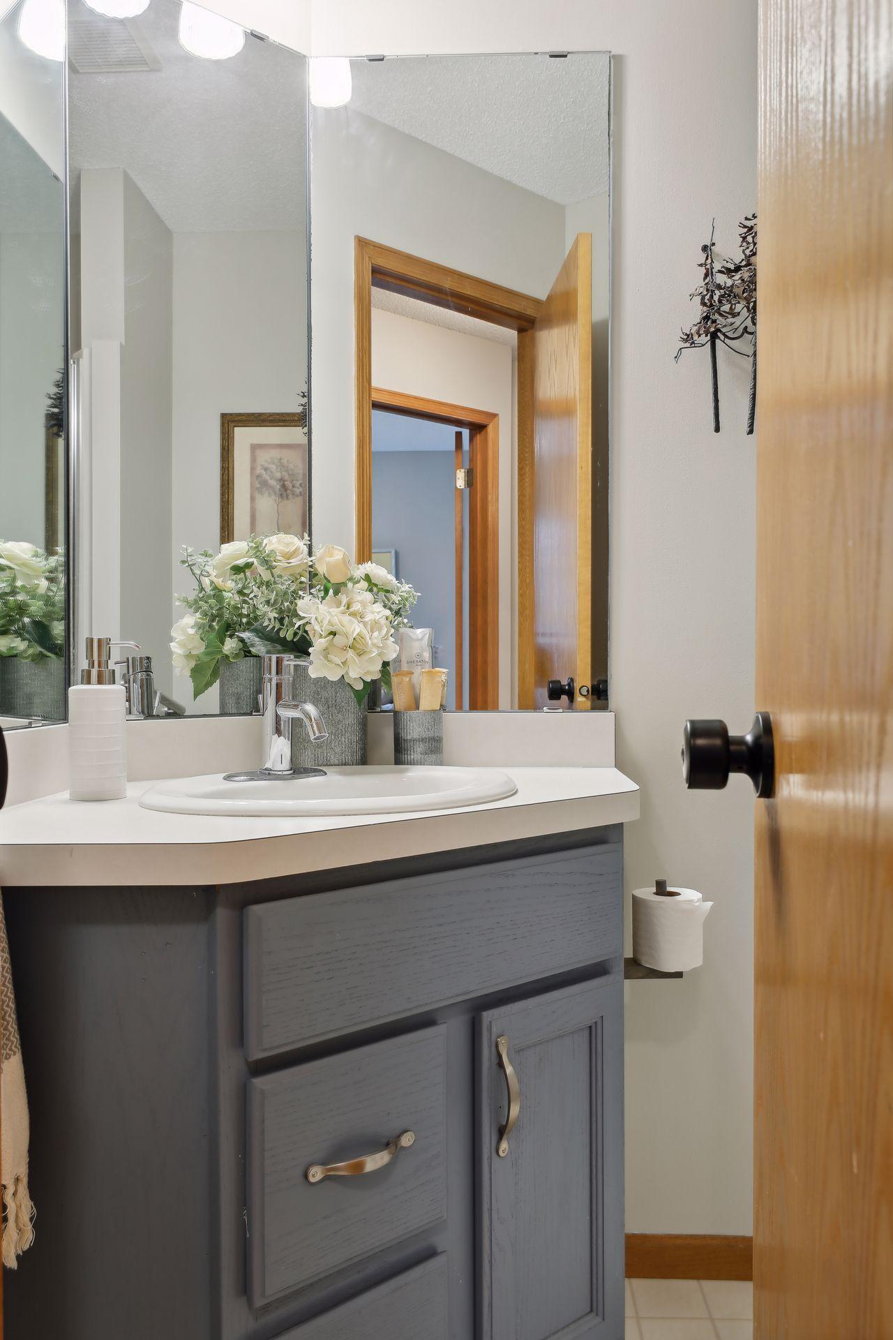 2124 Southwind Road Maplewood, MN 55109 - Photo 24 of 29 Gallery Image 24