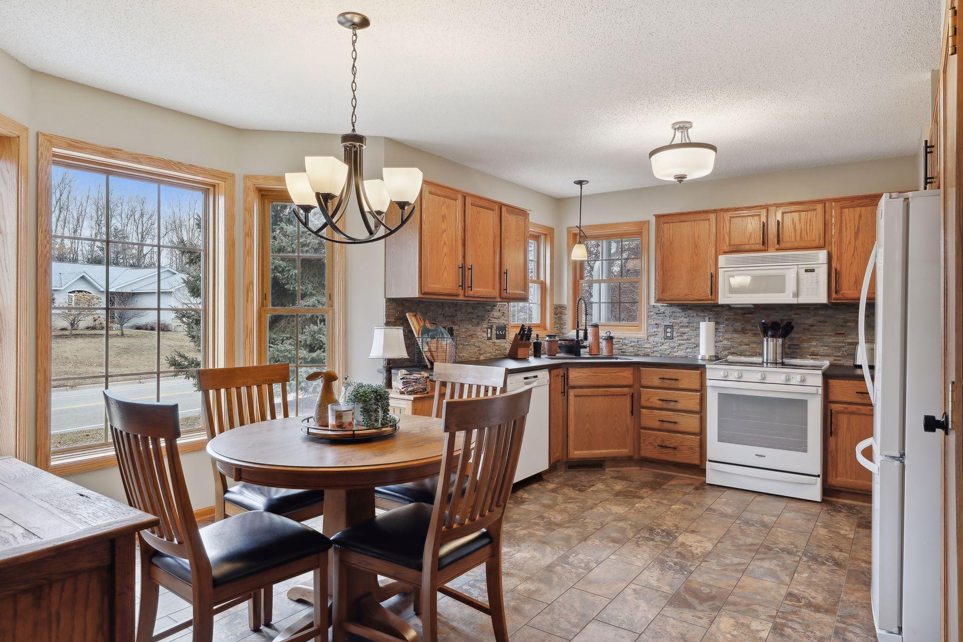 2124 Southwind Road Maplewood, MN 55109 - Photo 6 of 29 Gallery Image 6