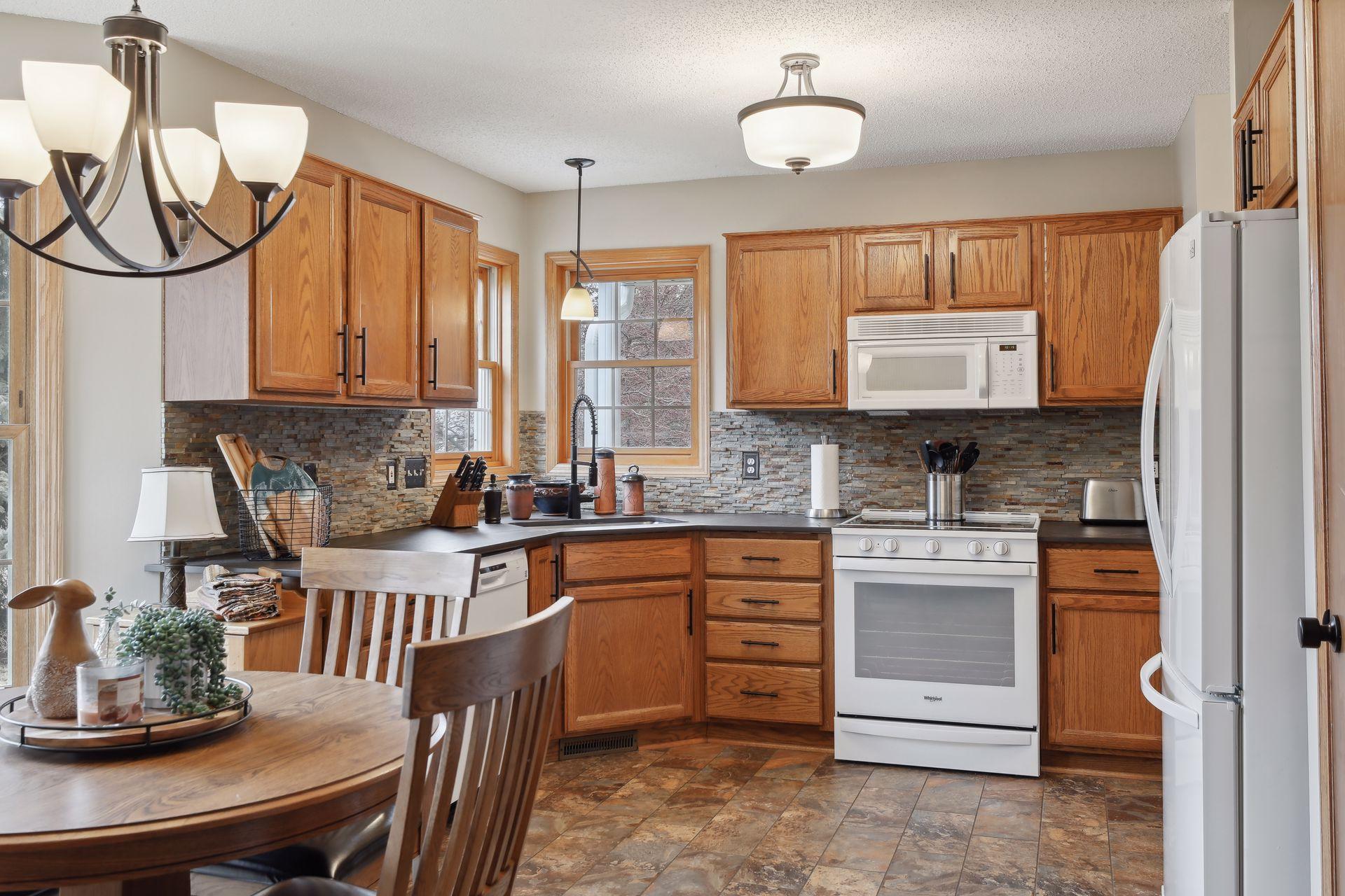2124 Southwind Road Maplewood, MN 55109 - Photo 7 of 29 Gallery Image 7