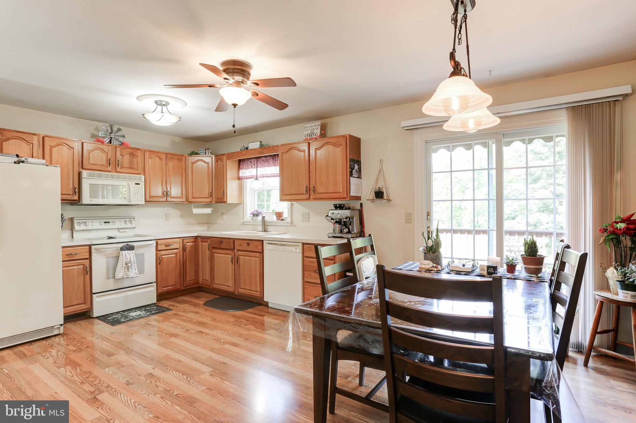 2135 River Road Bainbridge, PA 17502 - Photo 8 of 34 Dining area