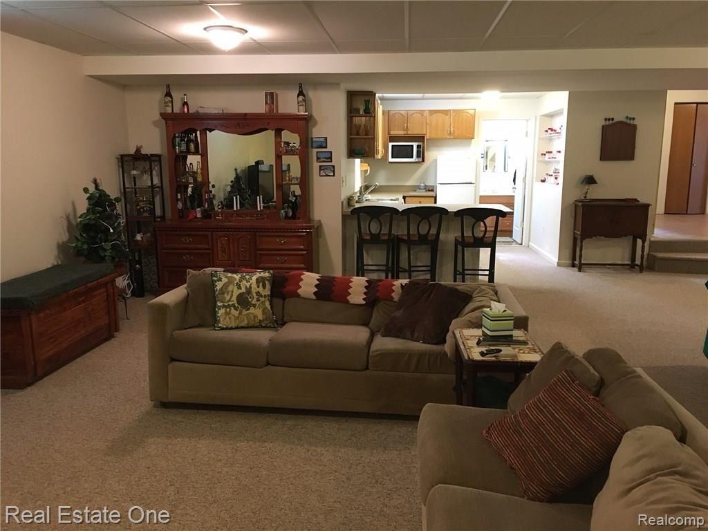 2082 Hunter Road Brighton, MI 48114 - Photo 31 of 46 IMG_3047 (1).JPG